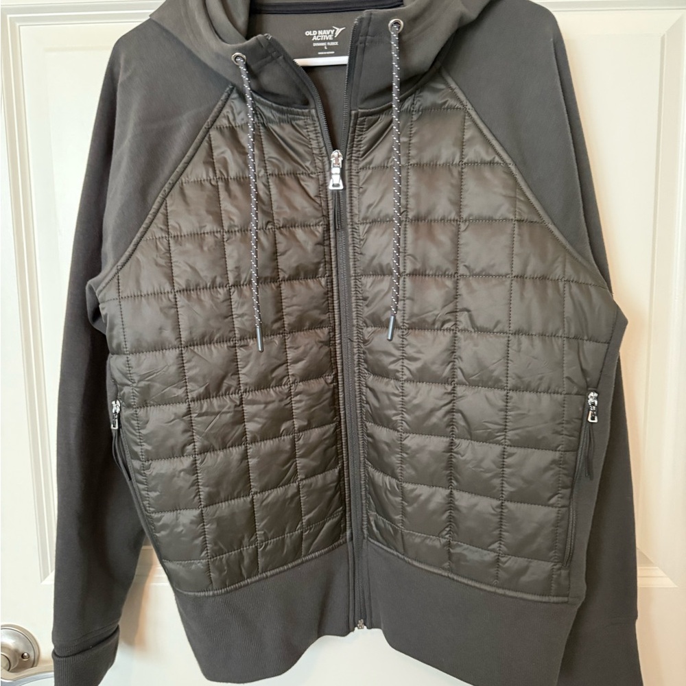 Old Navy Women's Gray Quilted Puffer Jacket